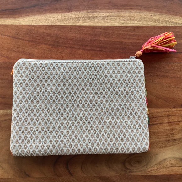 NWOT OYSHO rainbow raffia cotton clutch or tablet case - Picture 2 of 7